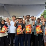 Satu Tahun Kepemimpinan,Gubernur Babel Salurkan Bantuan Sosial 2.185 ton beras bagi Warga Kurang Mampu di Selindung Lama