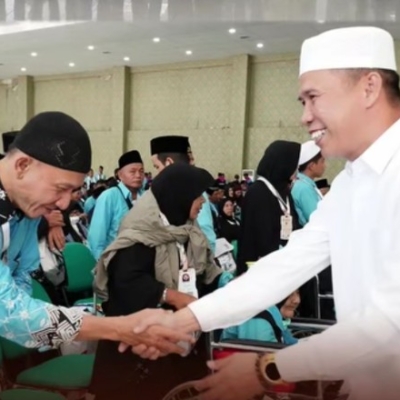 Wakil Ketua DPRD Babel Eddy Iskandar Hadiri Pelepasan Jemaah Haji, Titip Doa Untuk Daerah