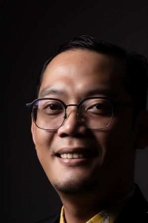 Menanggalkan Curiga: Mengapa “Kita” Lebih Penting daripada “Aku” di Tengah Ketidakpastian Berbangsa dan Bernegara